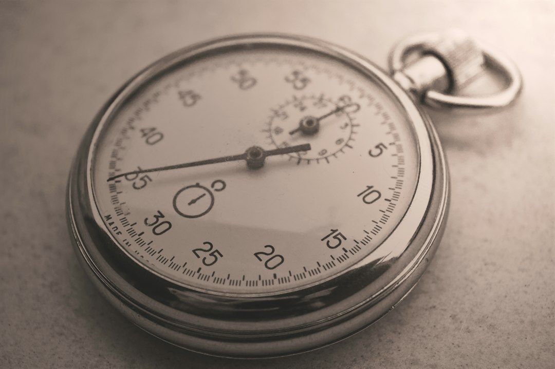 Timer and workflow diagram showing quick steps to check AI answers